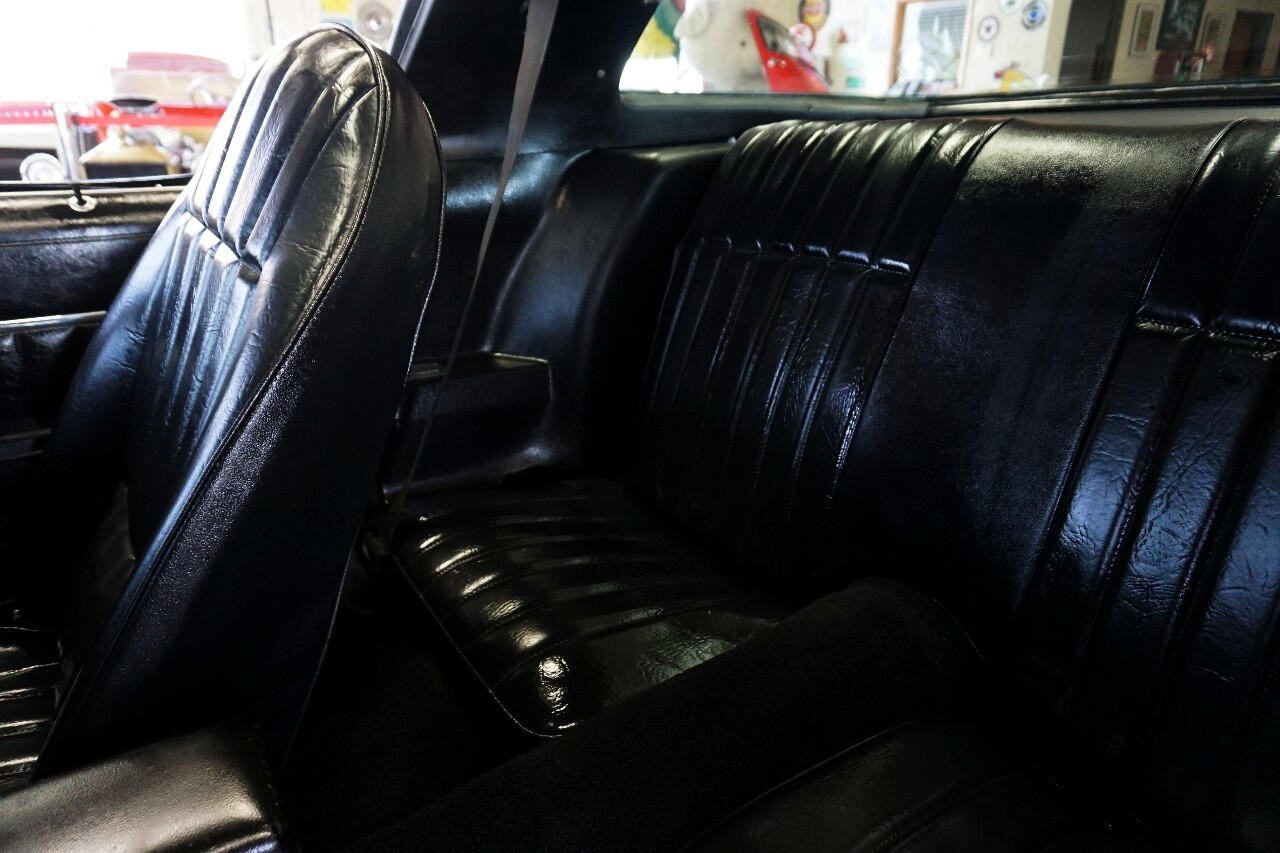 Pontiac-Trans-Am-1977-Classic-Car-21