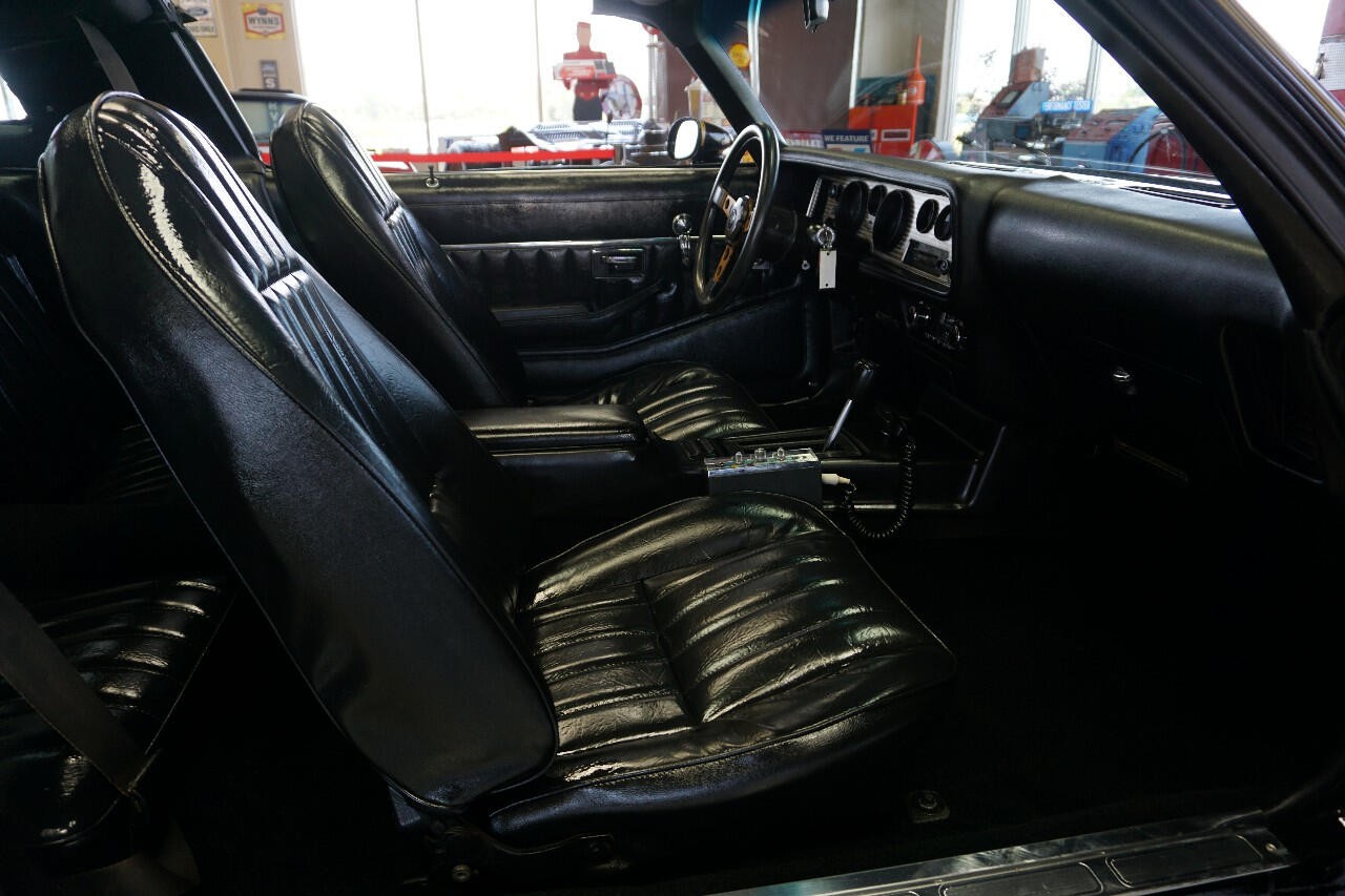 Pontiac-Trans-Am-1977-Classic-Car-23