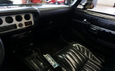 Pontiac-Trans-Am-1977-Classic-Car-26