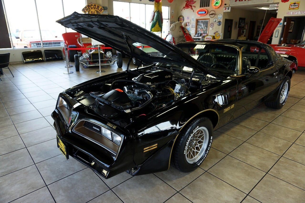 Pontiac-Trans-Am-1977-Classic-Car-28