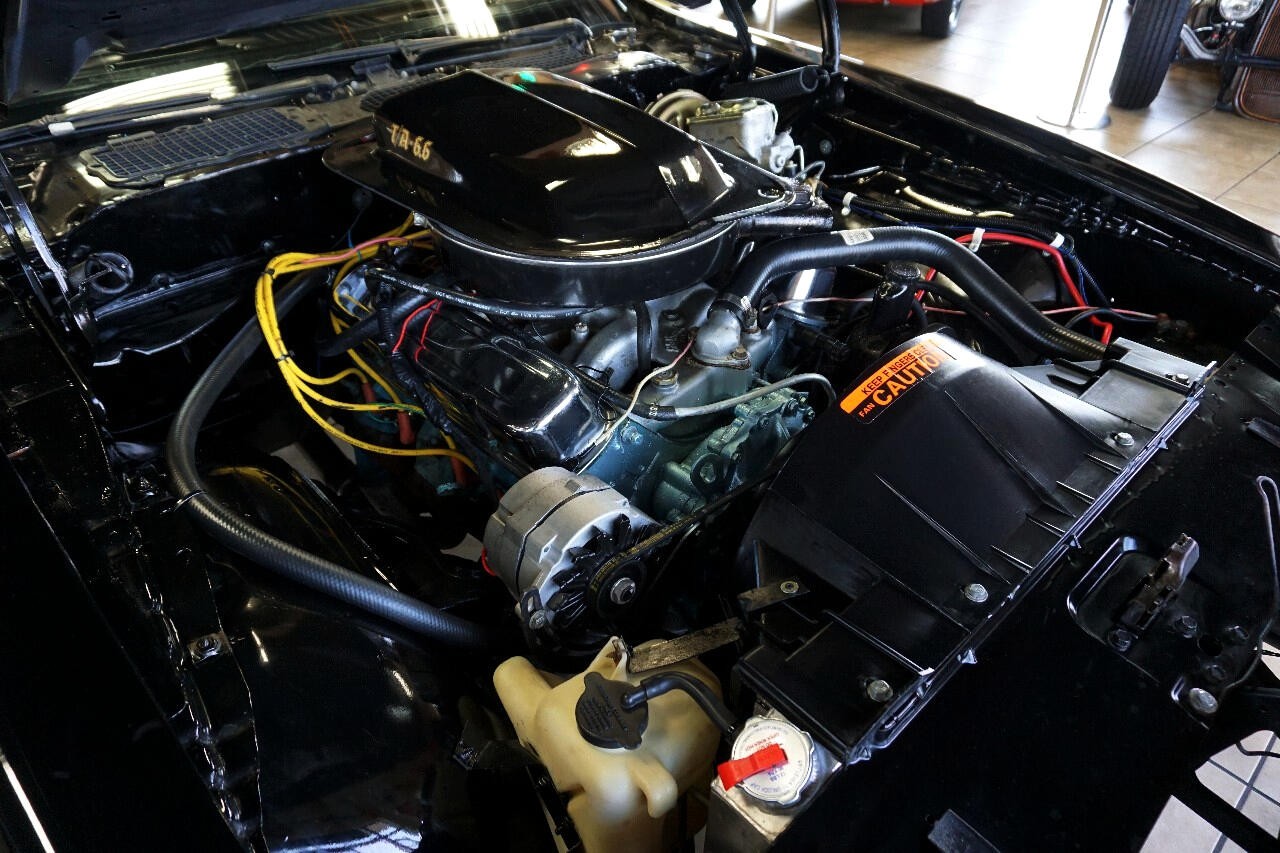 Pontiac-Trans-Am-1977-Classic-Car-30