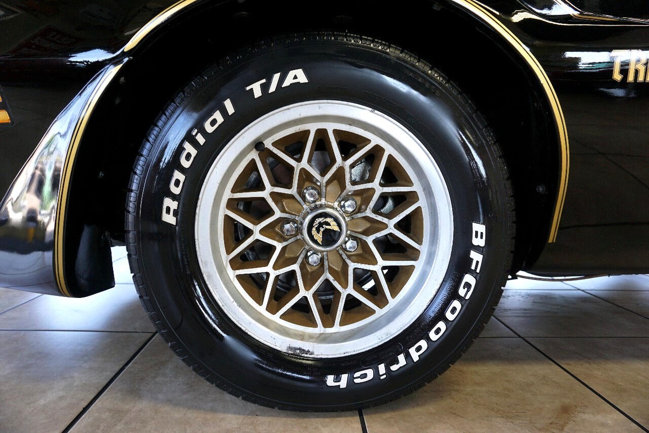 Pontiac-Trans-Am-1977-Classic-Car-31