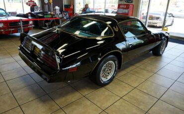 Pontiac-Trans-Am-1977-Classic-Car-33