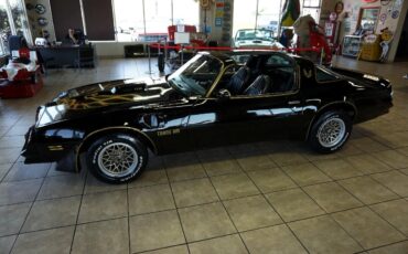 Pontiac-Trans-Am-1977-Classic-Car-37