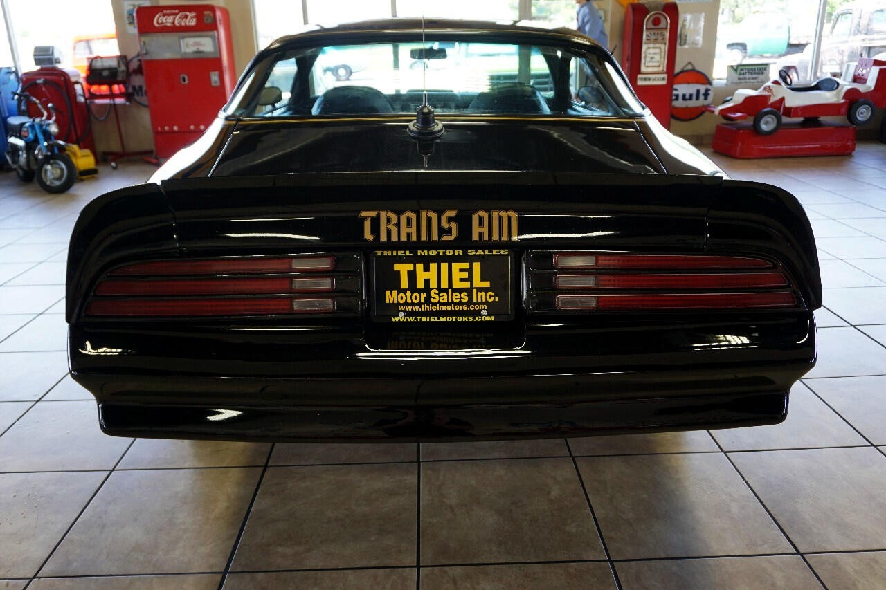 Pontiac-Trans-Am-1977-Classic-Car-5