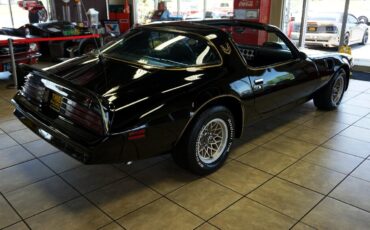 Pontiac-Trans-Am-1977-Classic-Car-6