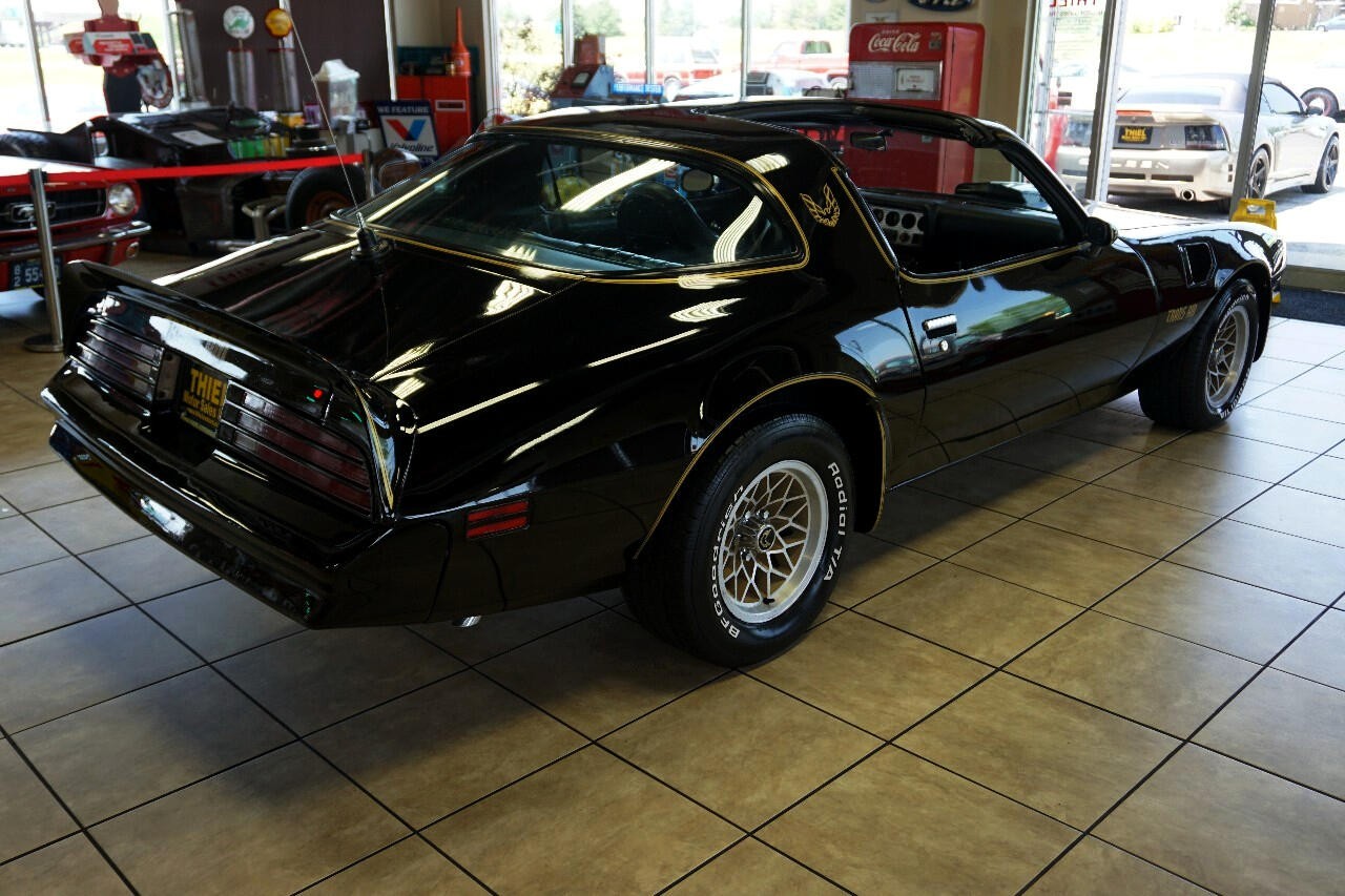Pontiac-Trans-Am-1977-Classic-Car-6