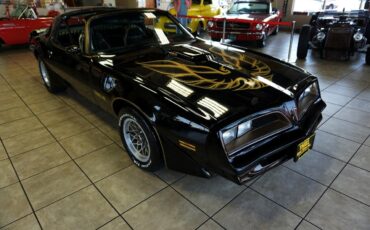 Pontiac-Trans-Am-1977-Classic-Car-8