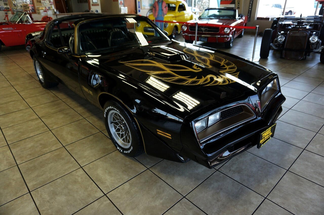 Pontiac-Trans-Am-1977-Classic-Car-8