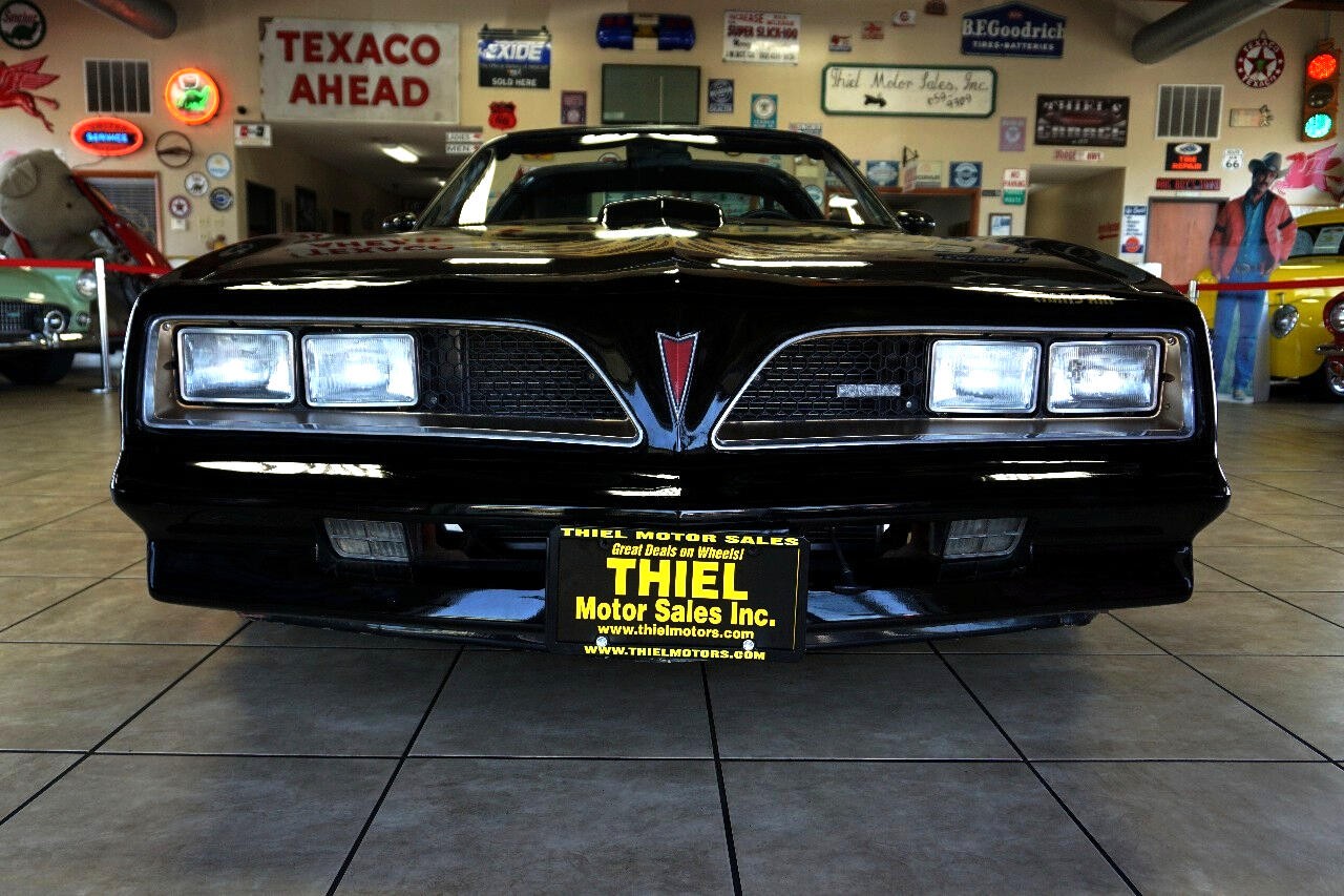 Pontiac-Trans-Am-1977-Classic-Car-9
