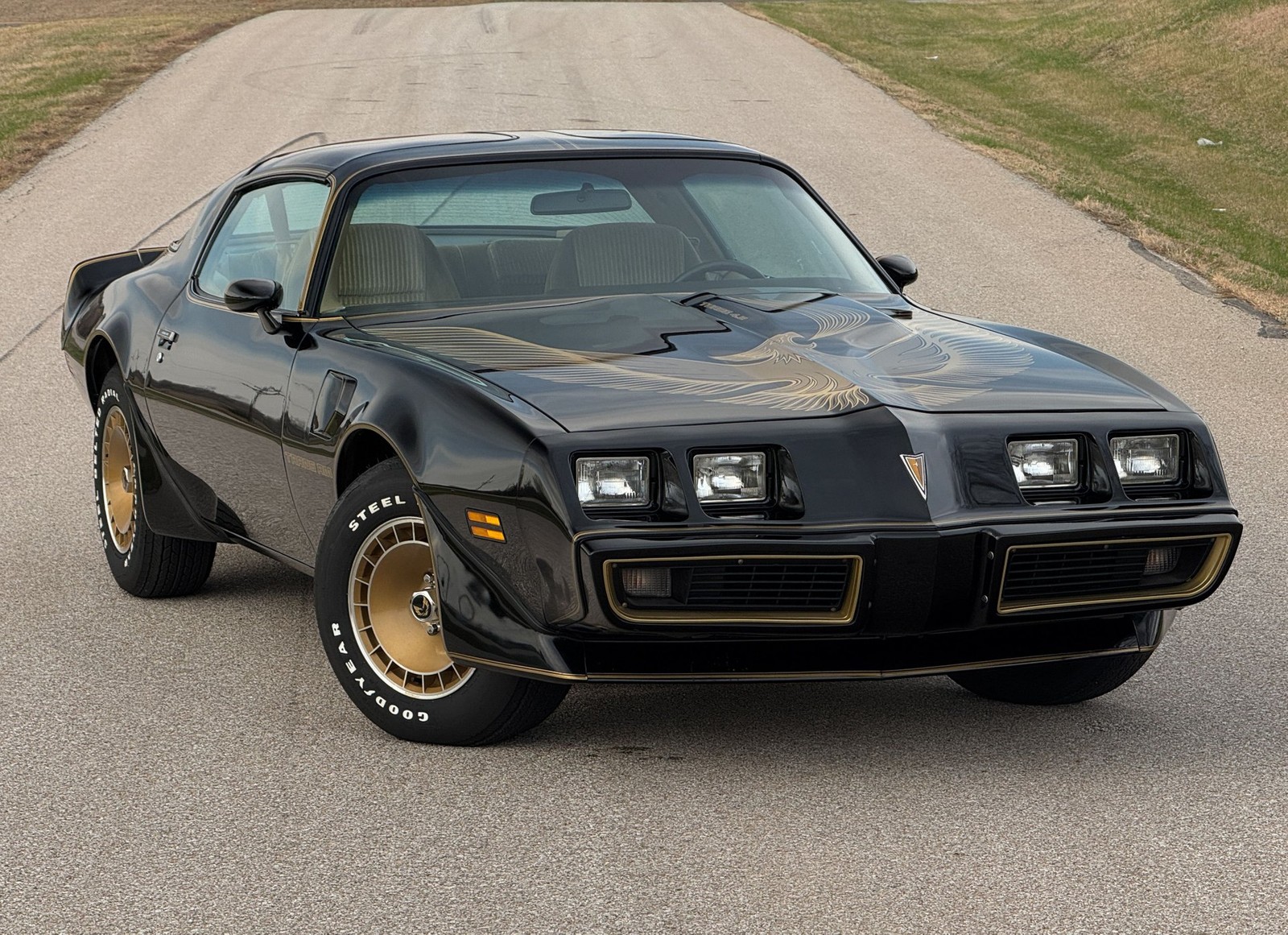 Pontiac-Trans-Am-1981-Coupe-1