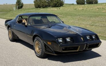 Pontiac-Trans-Am-1981-Coupe-2