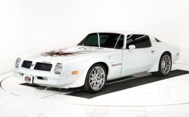 Pontiac-Trans-am-1976-Cameo-White-Red-17
