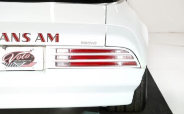 Pontiac-Trans-am-1976-Cameo-White-Red-19