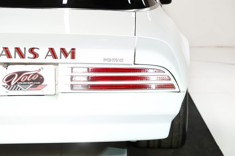Pontiac-Trans-am-1976-Cameo-White-Red-19
