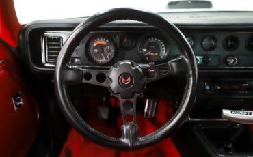Pontiac-Trans-am-1976-Cameo-White-Red-24