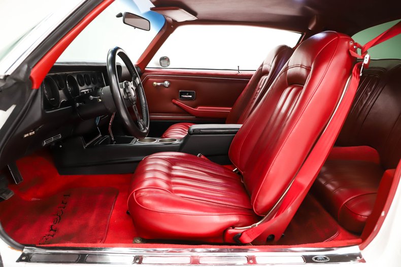 Pontiac-Trans-am-1976-Cameo-White-Red-3