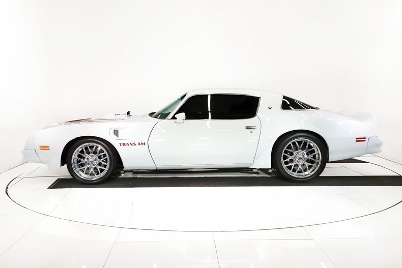 Pontiac-Trans-am-1976-Cameo-White-Red-30