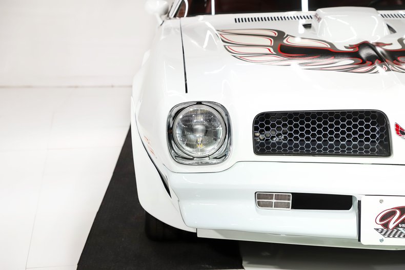 Pontiac-Trans-am-1976-Cameo-White-Red-6