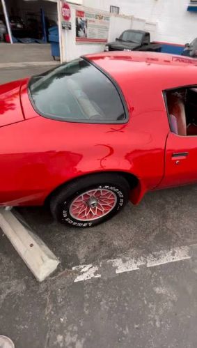 Pontiac-Trans-am-1979-Red-13