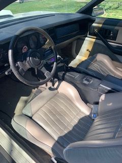 Pontiac-Trans-am-1983-11