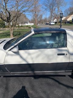 Pontiac-Trans-am-1983-3