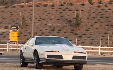 Pontiac-Trans-am-1984-White-3