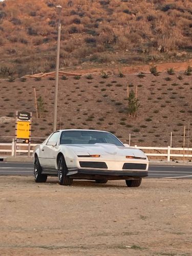 Pontiac-Trans-am-1984-White-3