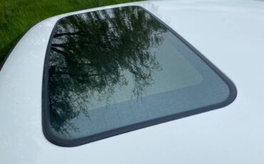 Pontiac-bonneville-1993-white-4