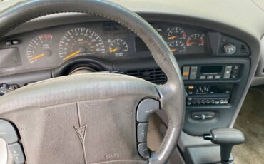 Pontiac-bonneville-1993-white-6