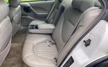 Pontiac-bonneville-1993-white-8