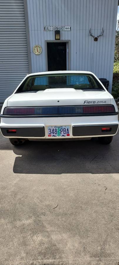 Pontiac-fiero-1985-1