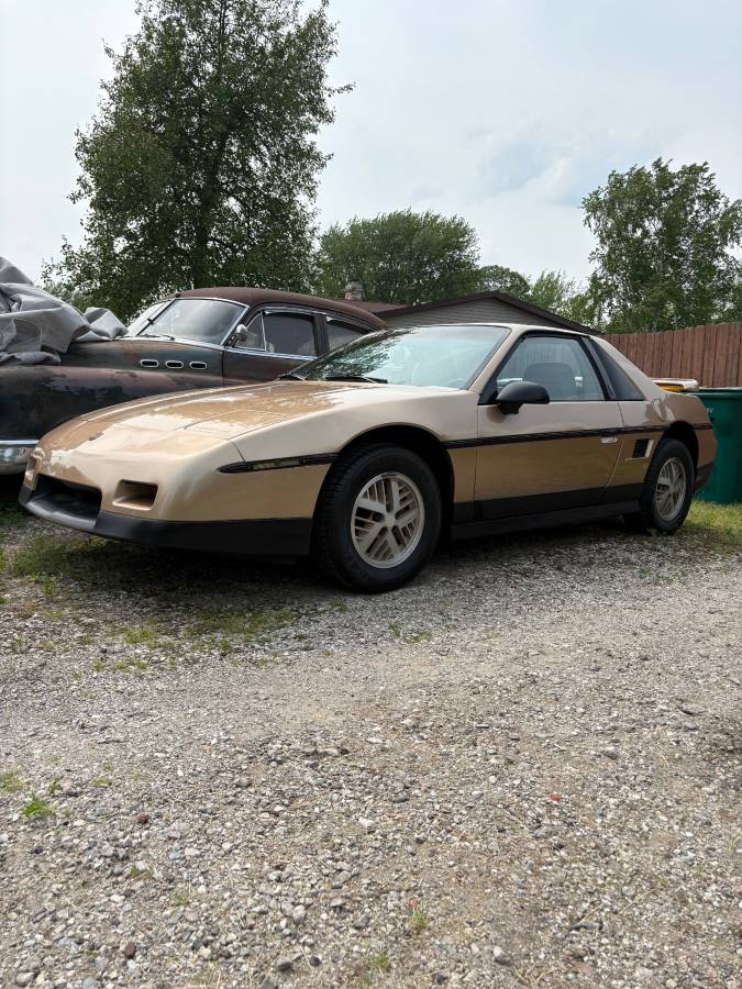 Pontiac-fiero-1986-custom-1