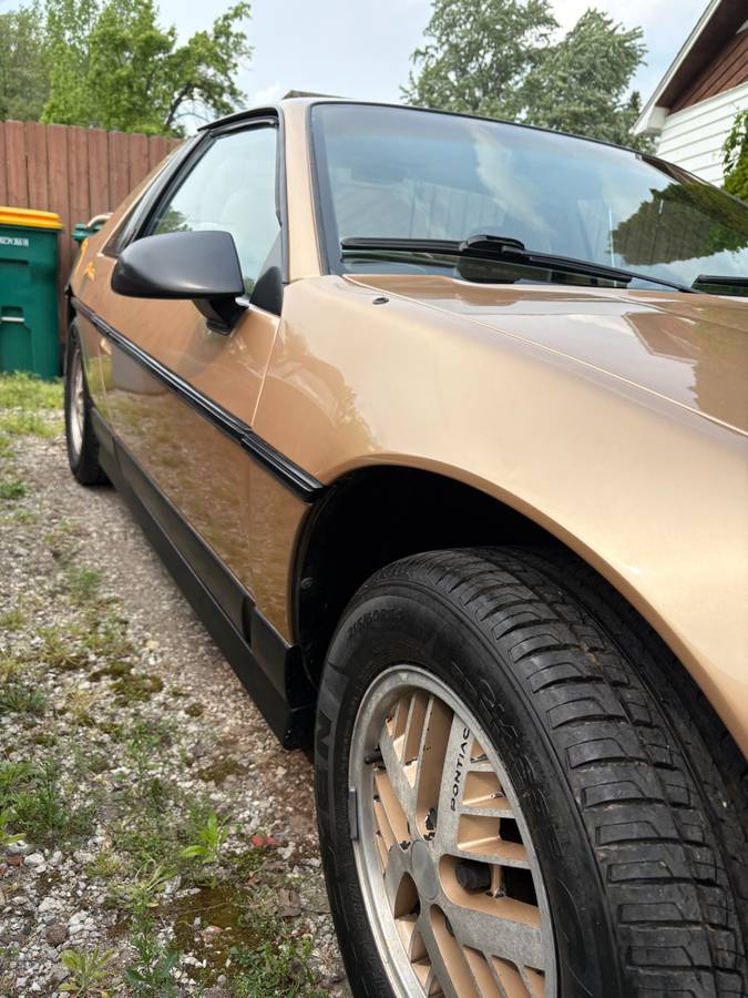Pontiac-fiero-1986-custom-3
