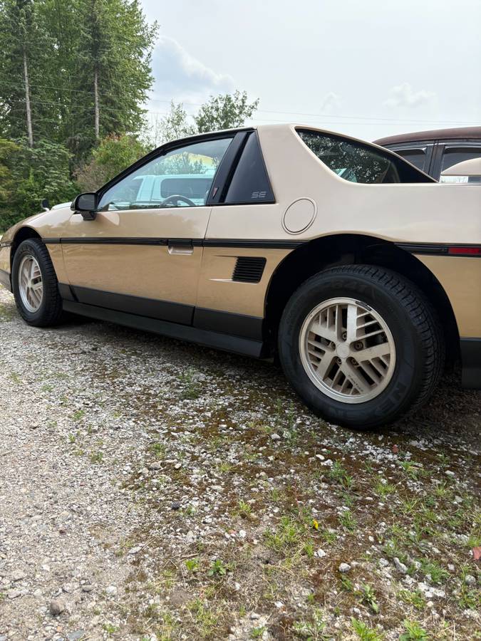 Pontiac-fiero-1986-custom-5