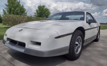 Pontiac-fiero-gt-1985-white
