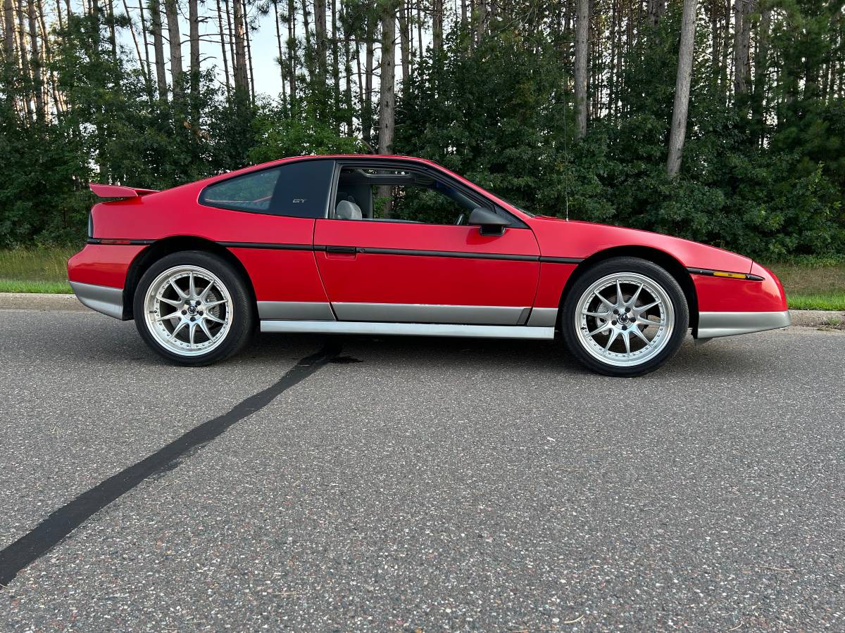 Pontiac-fiero-gt-1986-red-18