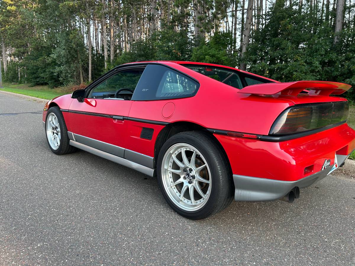 Pontiac-fiero-gt-1986-red-2