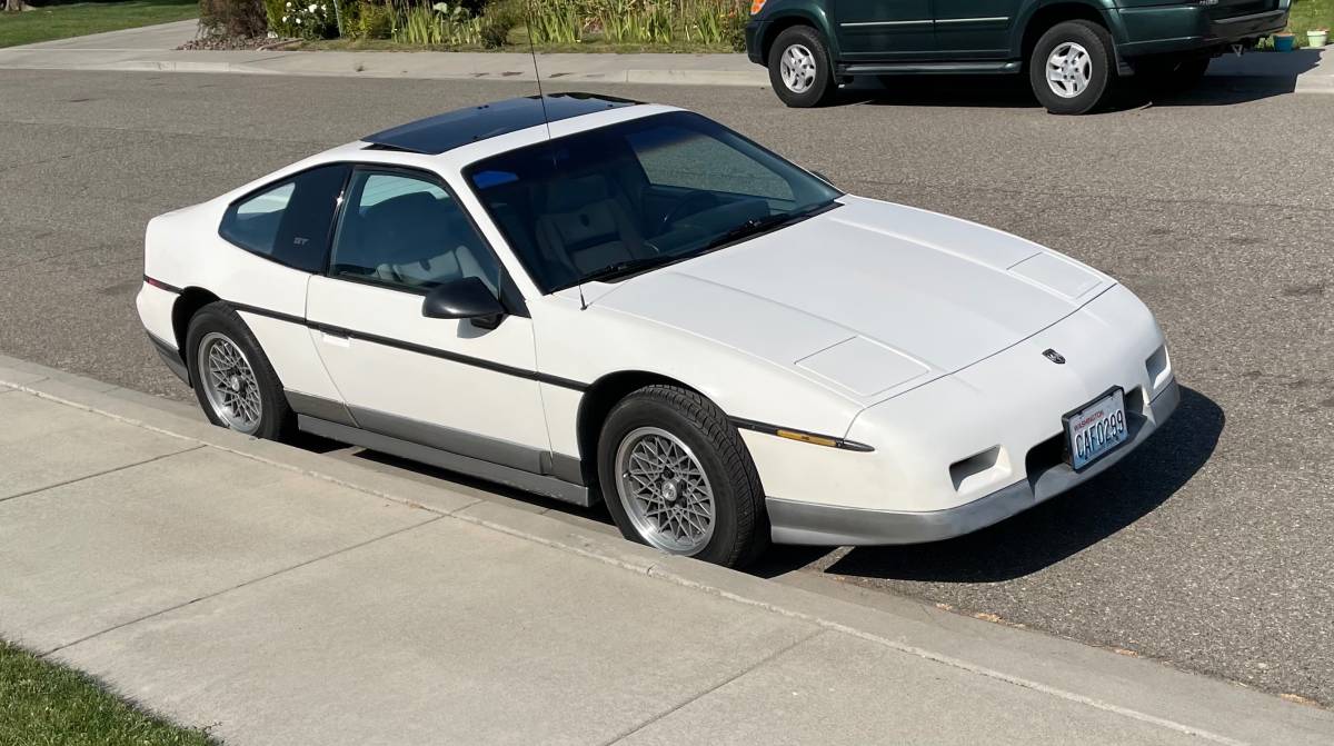 Pontiac-fiero-gt-1987-white-5