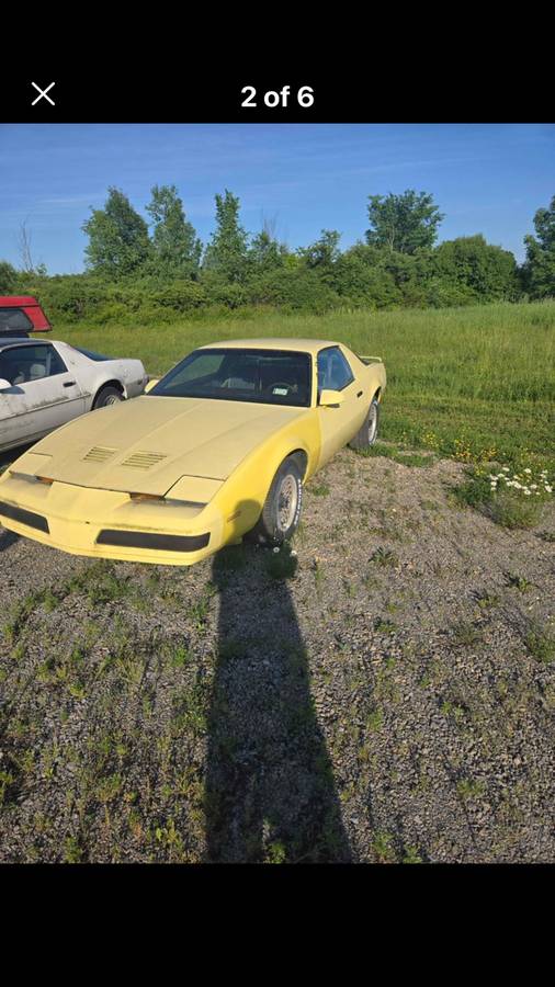 Pontiac-firebird-1986-yellow-2