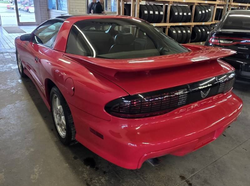 Pontiac-firebird-formula-1993-red-1