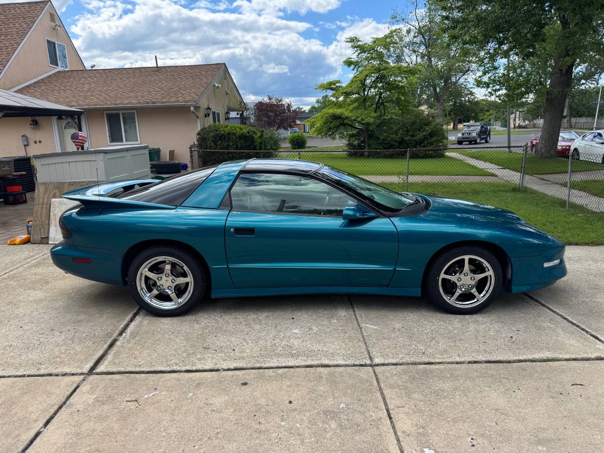 Pontiac-firebird-formula-1994-green-1