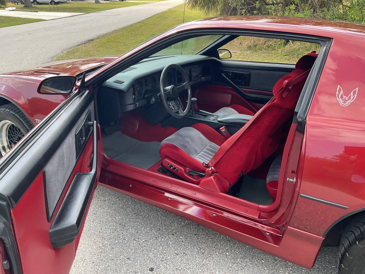 Pontiac-firebird-trans-am-1986-red-3