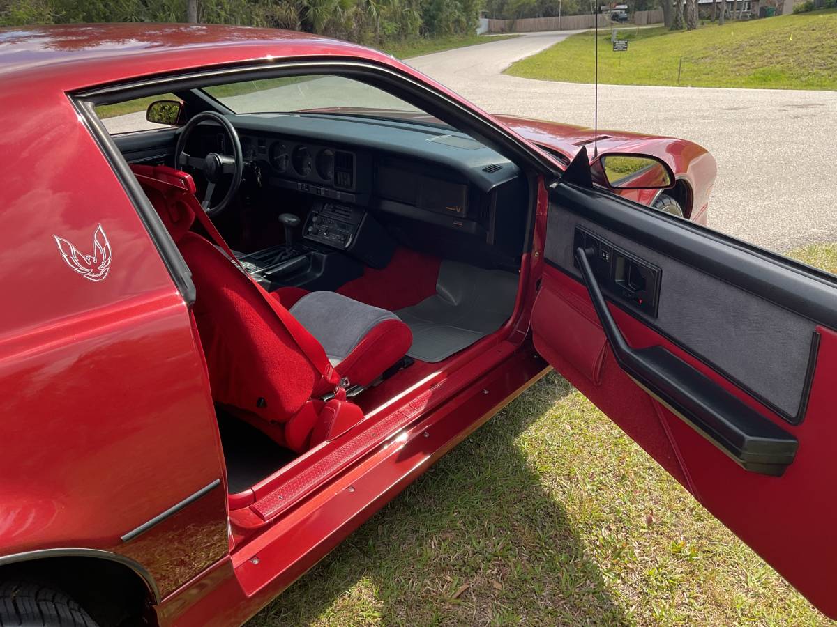 Pontiac-firebird-trans-am-1986-red-6
