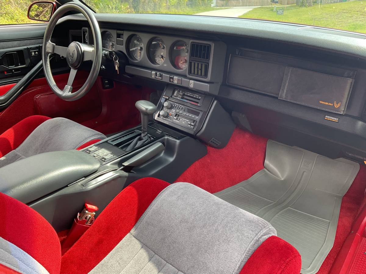 Pontiac-firebird-trans-am-1986-red-8