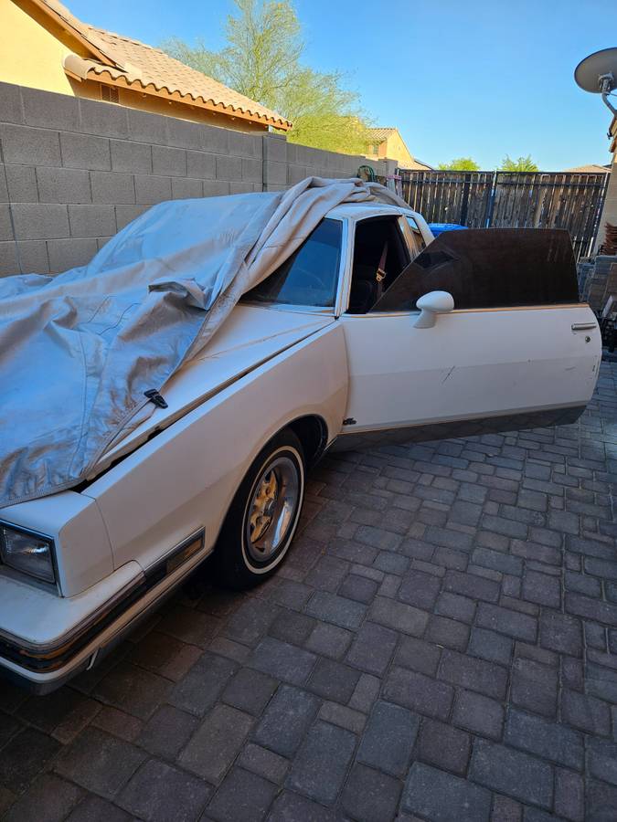 Pontiac-grand-prix-1986-white-13