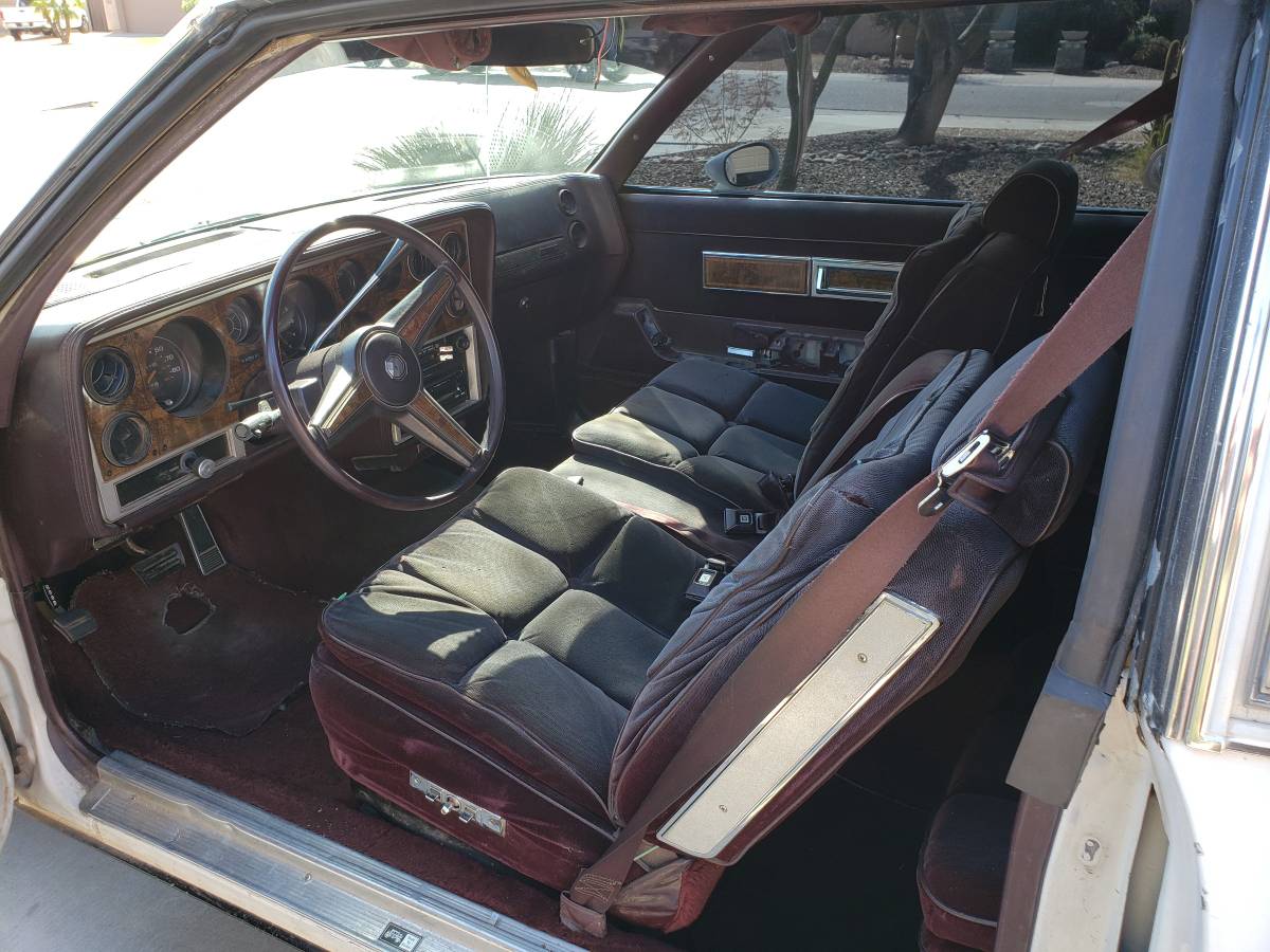 Pontiac-grand-prix-1986-white-19