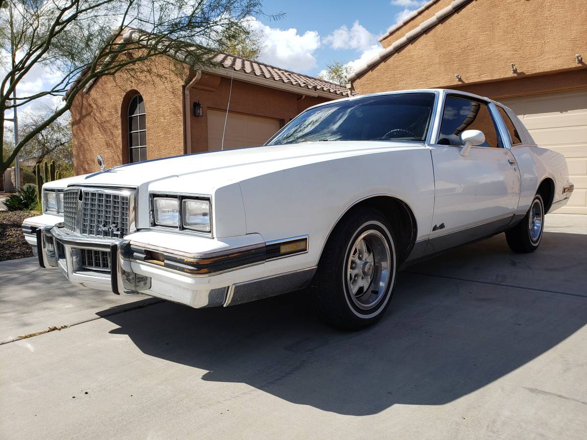 Pontiac-grand-prix-1986-white-2
