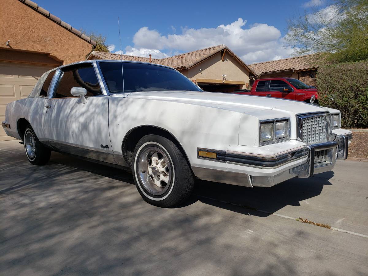 Pontiac-grand-prix-1986-white