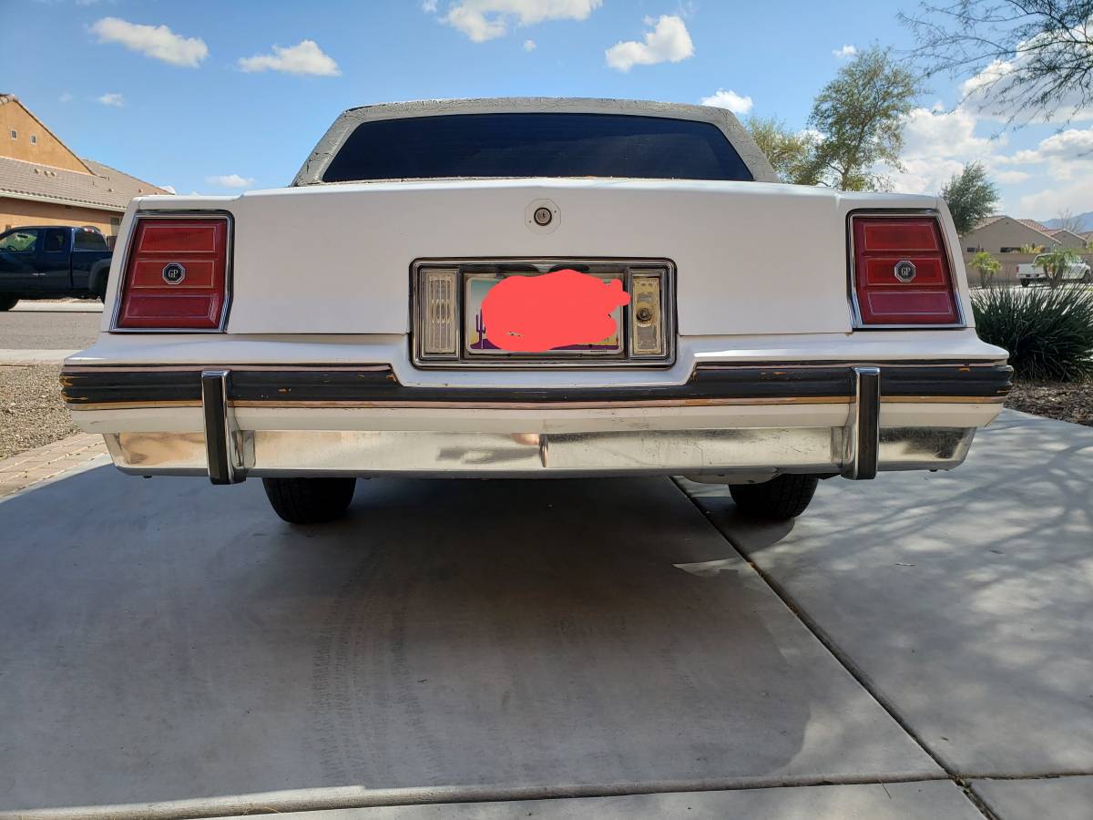 Pontiac-grand-prix-1986-white-3